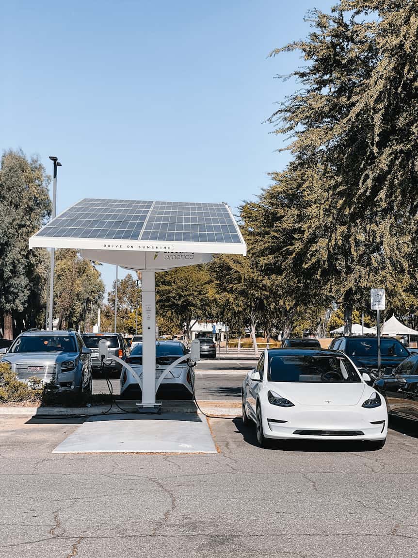 Zoom sur le chargeur solaire et ses différentes options