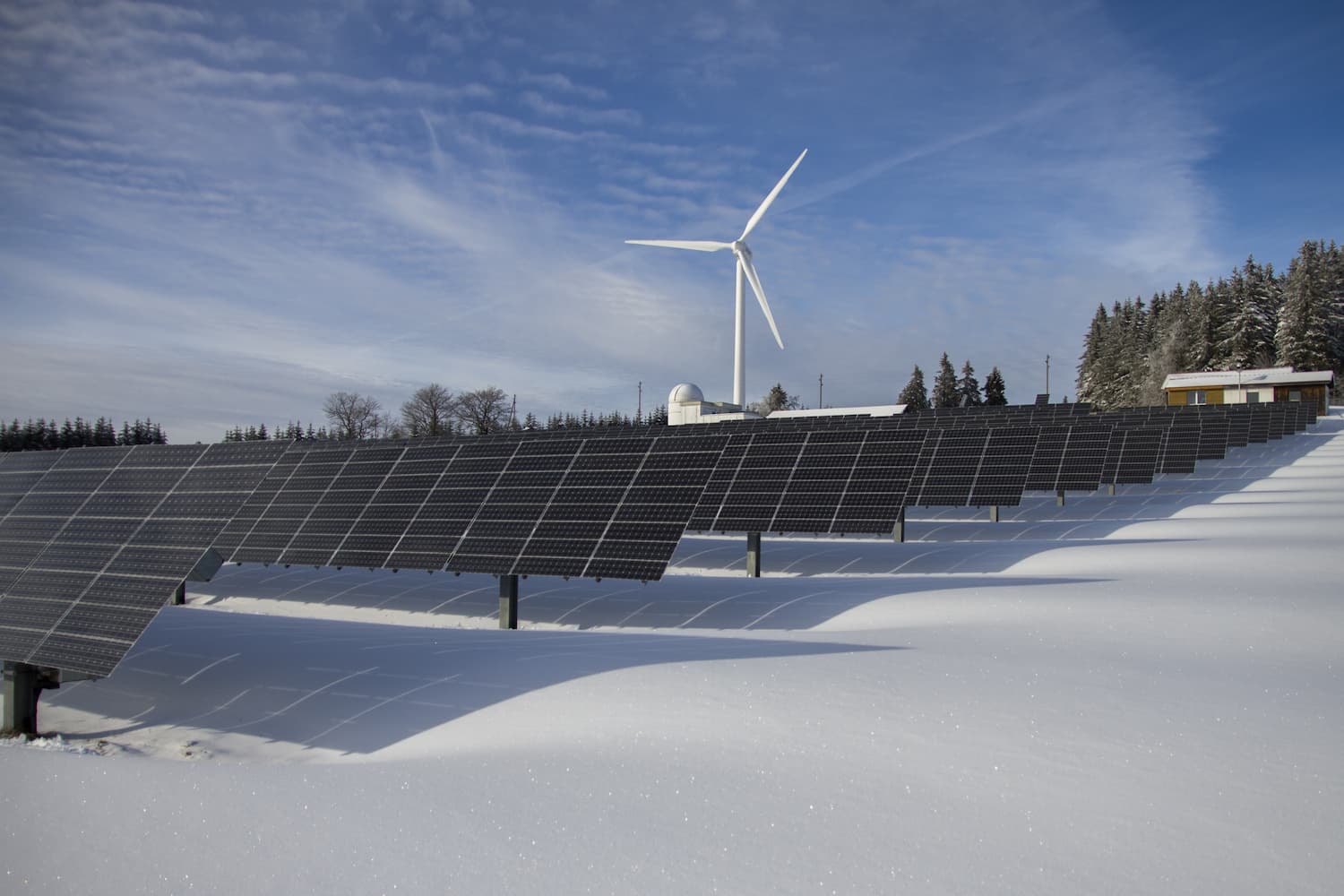 Panneaux solaires en hiver : rendement, entretien et précautions